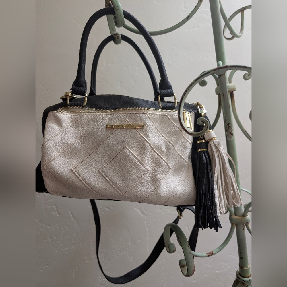 Chic Steve Madden Black and White Handbag